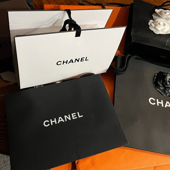 HERMES CHANEL LOUIS VUITTON Bags Boxes Camillas Ribbon  - Luxury Designer Decor - Picture 3 of 8